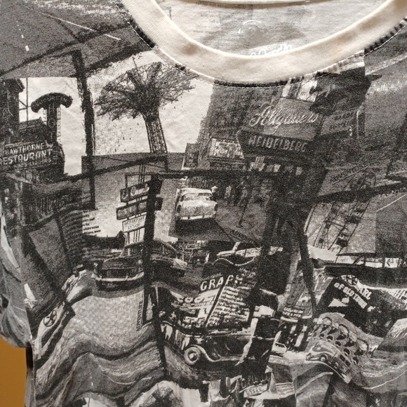 Brooklyn's Best Mens Graphic T-Shirt - Picture 3 of 5